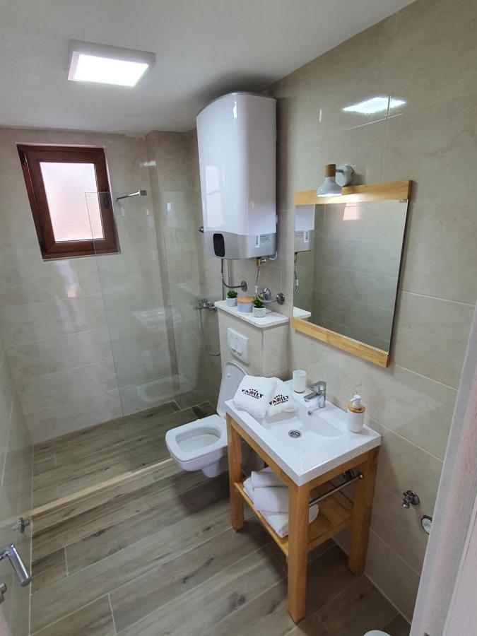 Family Apartments Bar Ngoại thất bức ảnh