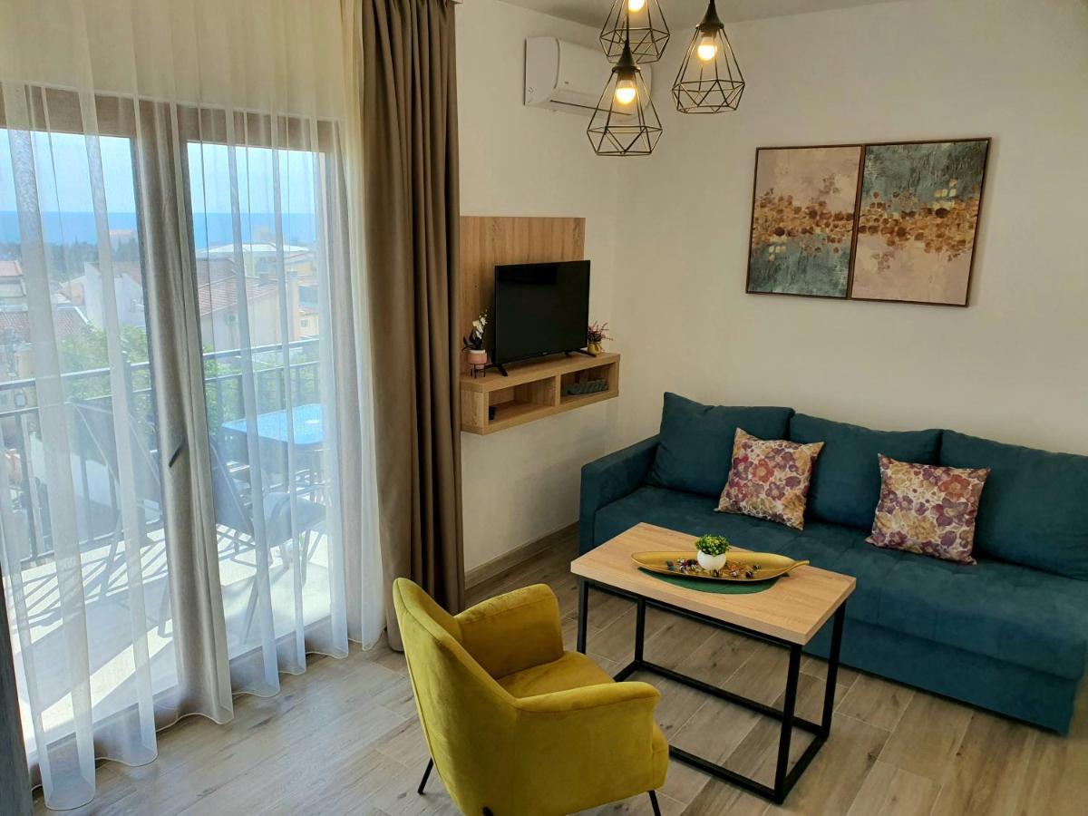 Family Apartments Bar Ngoại thất bức ảnh