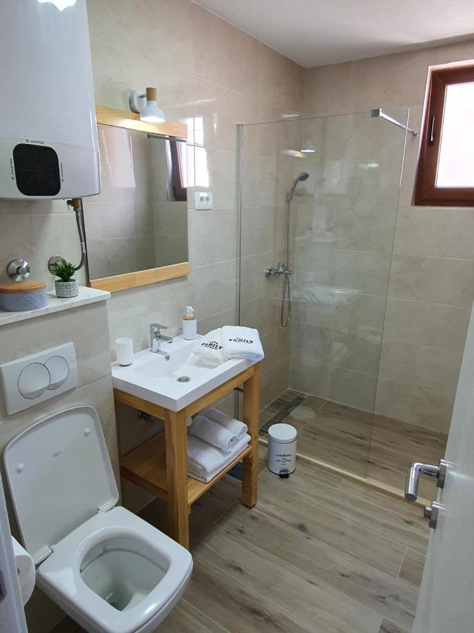 Family Apartments Bar Ngoại thất bức ảnh