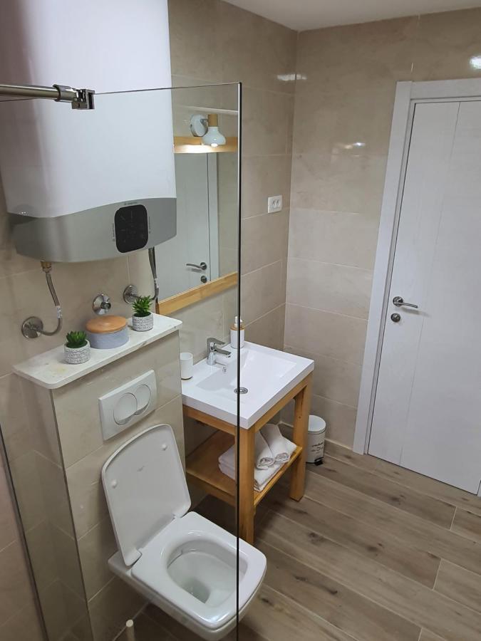 Family Apartments Bar Ngoại thất bức ảnh