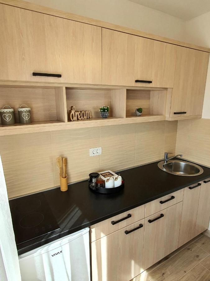 Family Apartments Bar Ngoại thất bức ảnh